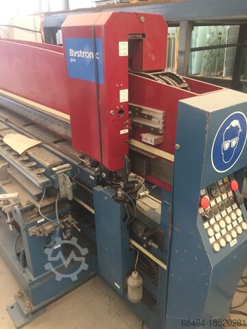 Table de découpe du verre Bystronic Lamicut 3700