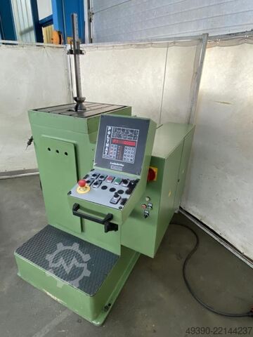 Macchina idraulica CNC per profilatura e scanalatura, macchina per scanalature, brocciatrice, macchi LEISTRITZ Polymat 50 / 400 CNC