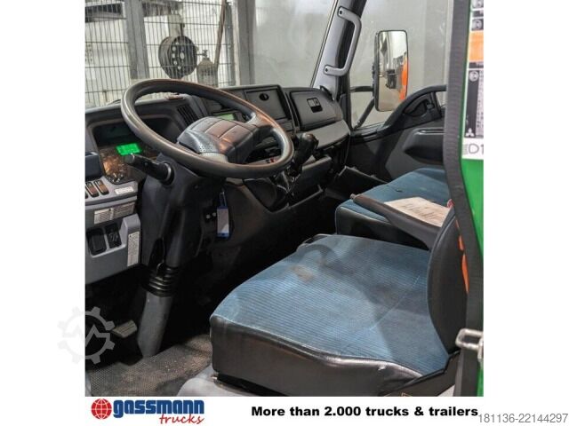 Customized van Mitsubishi Canter Fuso 7C15 4x2, Blumenbecker