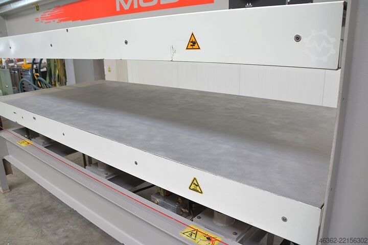 Veneer için hidrolik pres NARDI MODU 3000 x 1300