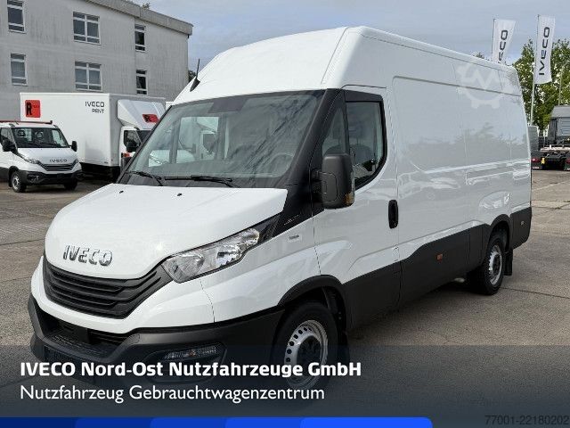 Skåpbil IVECO 35S16V Klima / Radio / PDC