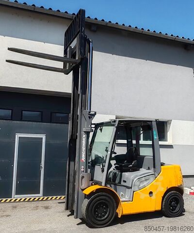 Dieselvorkheftrucks Jungheinrich DFG 550s