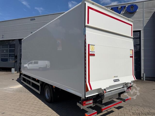 Gesloten bak Renault D 12 LOW P4X2  210E6 / PLYWOOD GESLOTEN LAADBAK...
