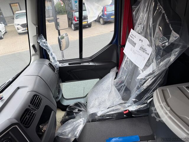 Gesloten bak Renault D 12 LOW P4X2  210E6 / PLYWOOD GESLOTEN LAADBAK...