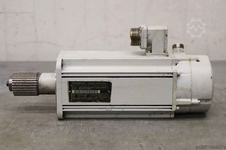 Servomotor Indramat DMT MACO71C-0-US-2-C/095-A-/S001