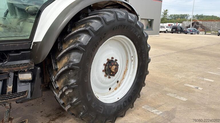 Tractor MASSEY FERGUSON 8220 POWER CONTROL (BELGIAN MACHINE / AIRCO / F...