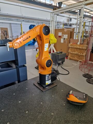 Industrial robot KUKA KR6 R900 sixx