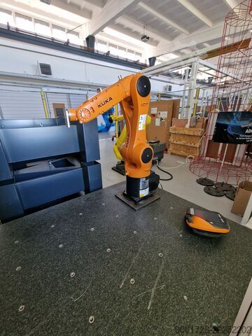 Industrial robot KUKA KR6 R900 sixx