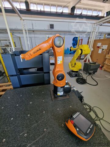 Industrial robot KUKA KR6 R900 sixx