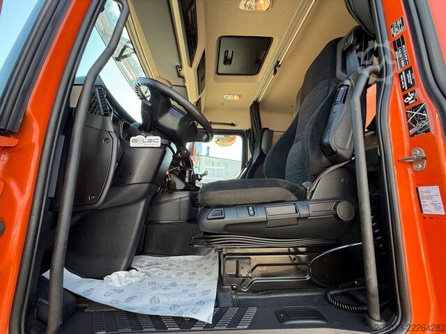 Samochód ciężarowy typu furgon MERCEDES-BENZ Actros 2651 6x4 Koffer mit Bohranalge Zubehör