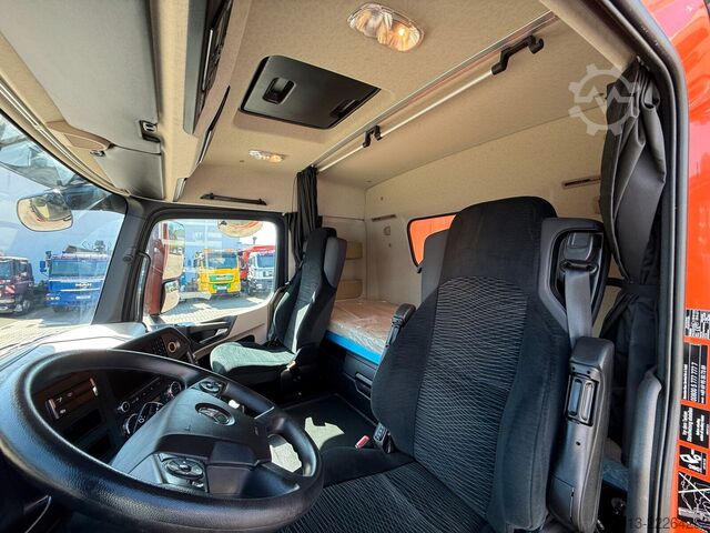 Samochód ciężarowy typu furgon MERCEDES-BENZ Actros 2651 6x4 Koffer mit Bohranalge Zubehör