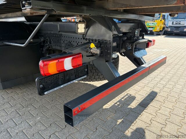 Samochód ciężarowy typu furgon MERCEDES-BENZ Actros 2651 6x4 Koffer mit Bohranalge Zubehör