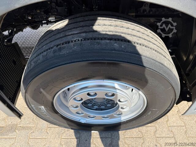 Samochód ciężarowy typu furgon MERCEDES-BENZ Actros 2651 6x4 Koffer mit Bohranalge Zubehör