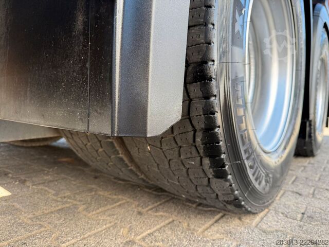 Samochód ciężarowy typu furgon MERCEDES-BENZ Actros 2651 6x4 Koffer mit Bohranalge Zubehör