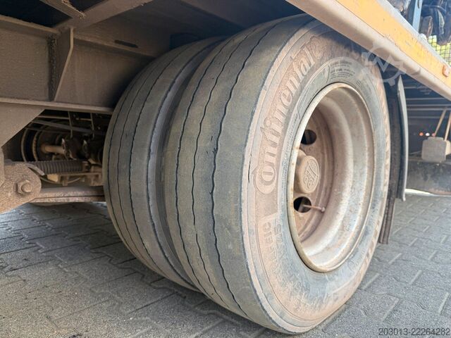 Samochód ciężarowy typu furgon MERCEDES-BENZ Actros 2651 6x4 Koffer mit Bohranalge Zubehör