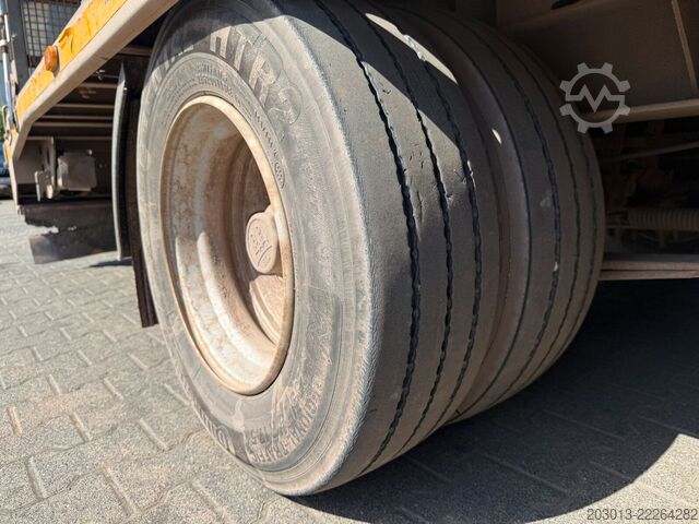 Samochód ciężarowy typu furgon MERCEDES-BENZ Actros 2651 6x4 Koffer mit Bohranalge Zubehör