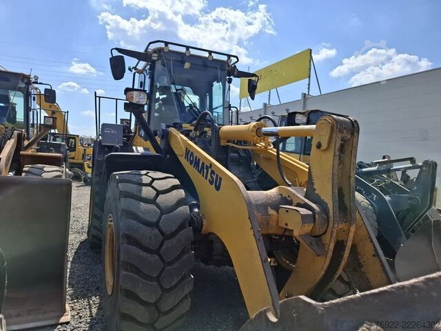 Wheel loader KOMATSU WA380 1. Hd aus Kommunalbesitz