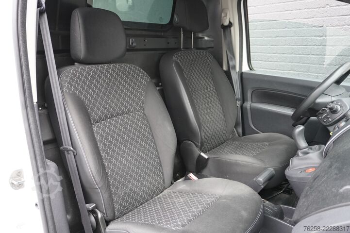  Renault Kangoo 1.5 dCi - Airco - Navi - Cruise - €2.900...