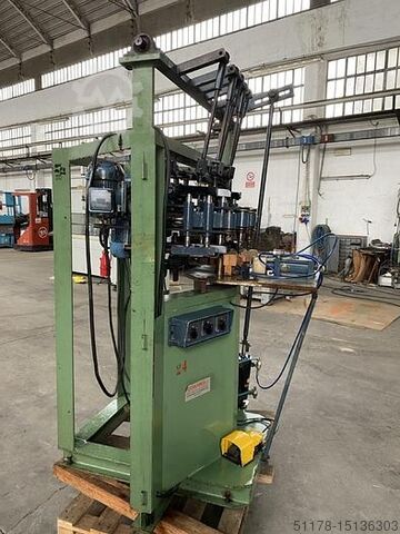 Verticale boormachine met 4 spindels voor gebogen werkstukken zoals stoelleuningen of vergelijkbaar