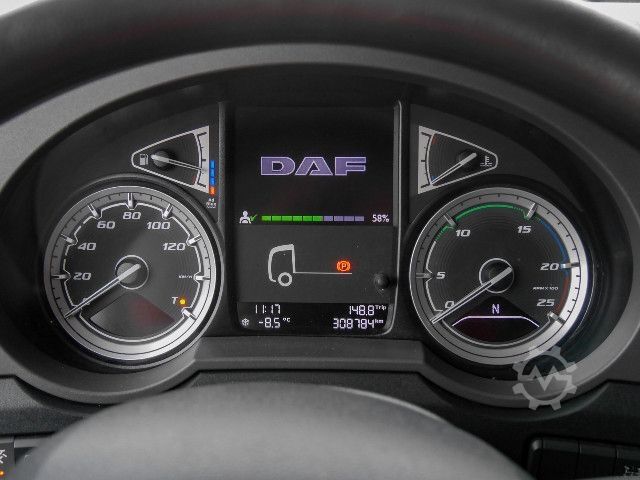 Standard tractor unit DAF XF 530 FT SSC + INTARDER