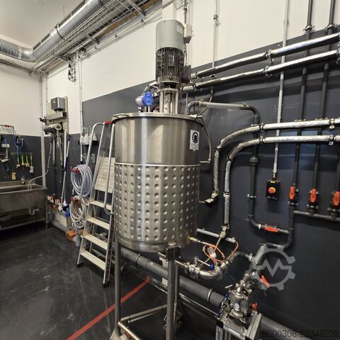 Rezervoar za rastvaranje od nerđajućeg čelika 250 L – grejni/hladni omotač, 4 kW rastvarač, vaga teh INOX CILC250TP