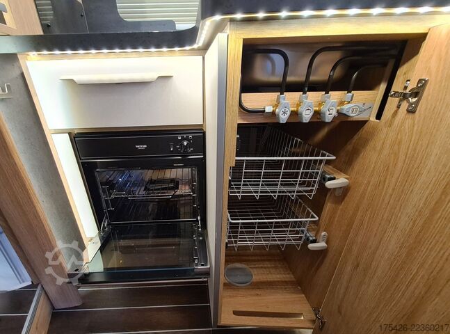Camper semintegrato KNAUS Sky Ti PLATINUM SELECTION 700 MEG *Care-Drive*