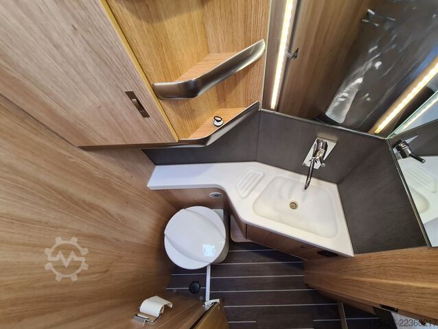 Camper semintegrato KNAUS Sky Ti PLATINUM SELECTION 700 MEG *Care-Drive*