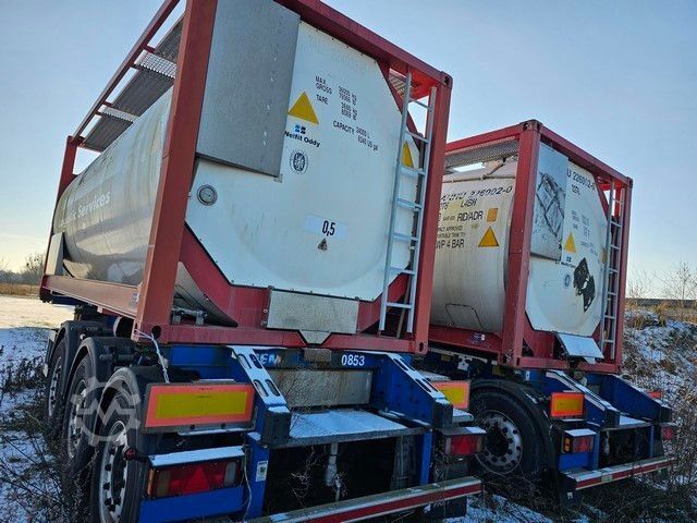 Cserélhető felépítményes félpótkocsi SCHMITZ CARGOBULL 20" Tankconatinerchassis + Tankcontainer