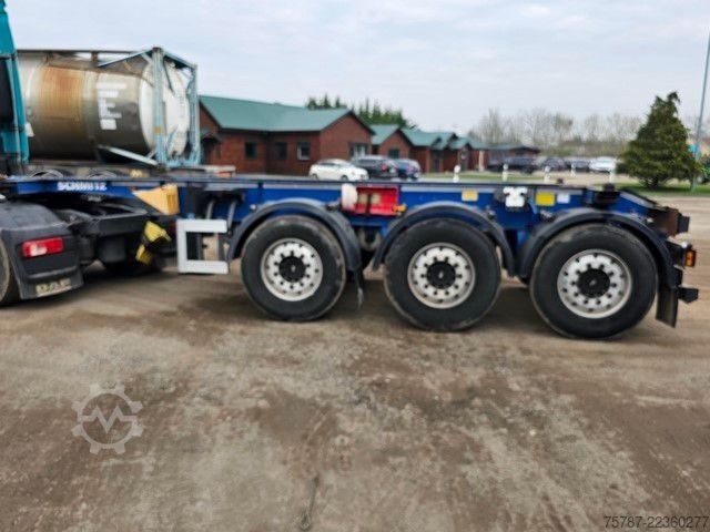 Cserélhető felépítményes félpótkocsi SCHMITZ CARGOBULL 20" Tankconatinerchassis + Tankcontainer