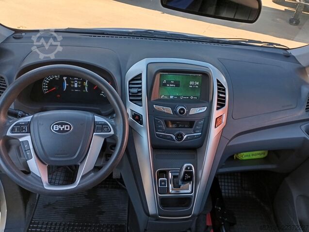 Κλειστό βαν BYD ETP 3 Furgon, Automata, 136 HP