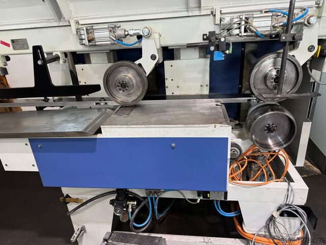 Planer and moulder WEINIG EM 820    120 m/ min