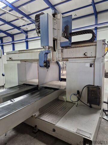 Centre d'usinage MAKA KPF 334 RT