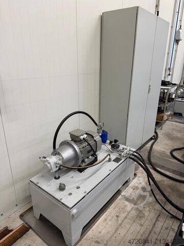 Flow forming mašina VEB Rationalisierung UD320