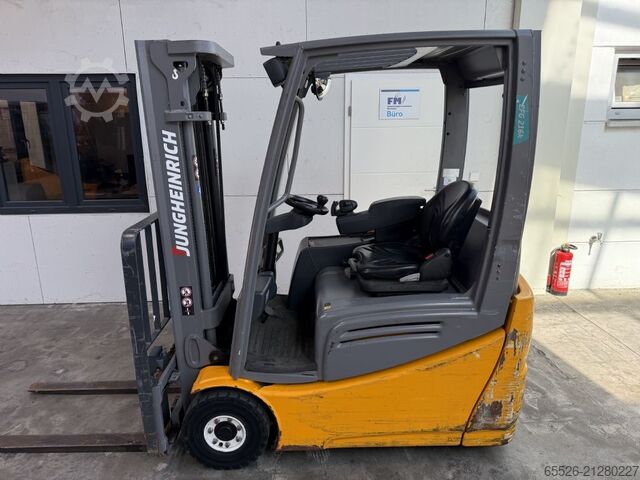 Elektrische vorkheftruck 3 wielen Jungheinrich EFG 216 k / 3263 Std. / AKKU 2025