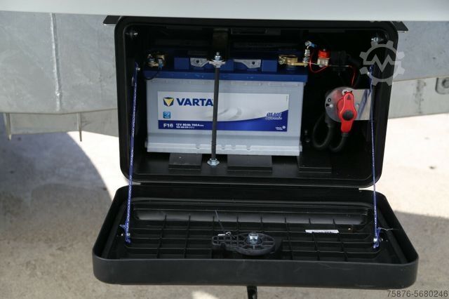 Furgão fechado IVECO Daily Durchladezug mit Anhänger Kofferaufbau