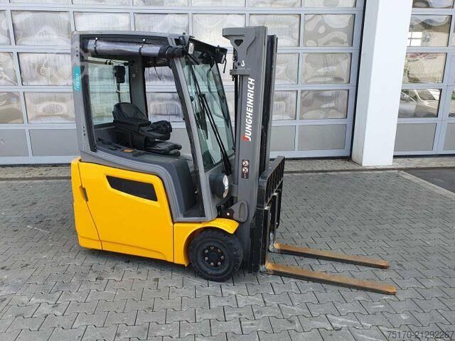 Heftruck Jungheinrich EFG 215 / Triplex: 4.25m! / nur 3.439h! / 2022