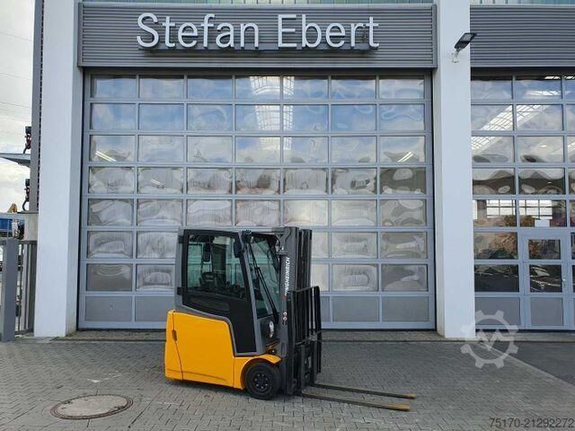 Forklift Jungheinrich EFG 215 / Triplex: 4.25m! / SS / 2.472h! / 2020