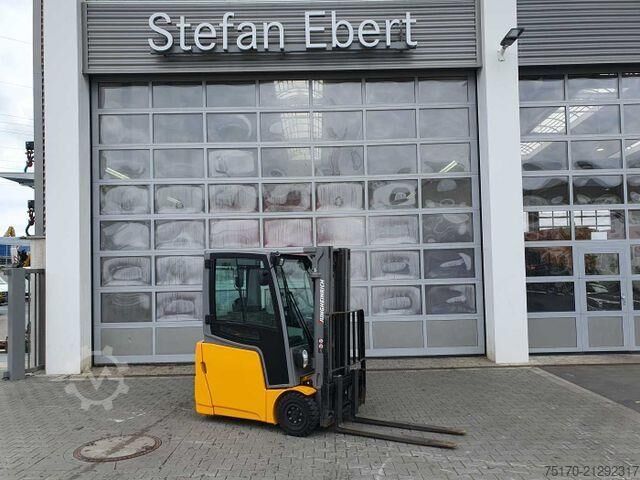 Heftruck Jungheinrich EFG 215 / Triplex: 4.25m! / SS / 4.297h!