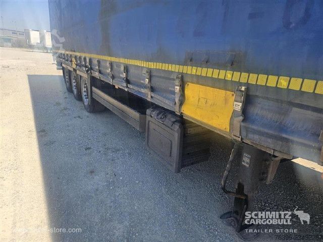 Åben sættevogn med presenning Schmitz Cargobull Semitrailer Curtainsider Mega