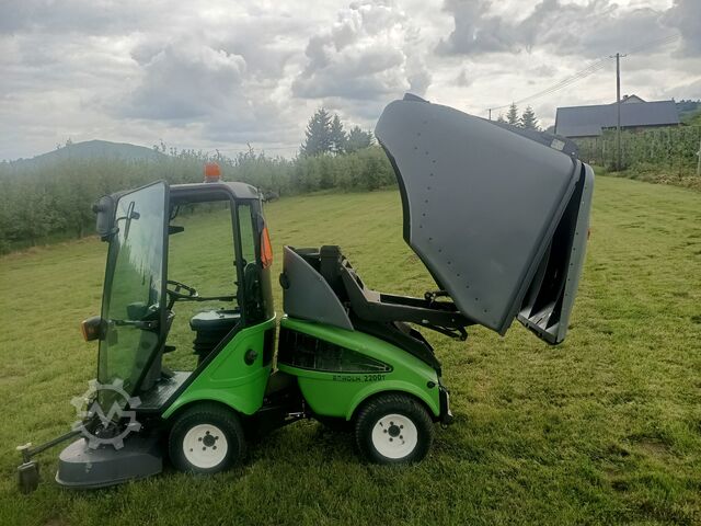 Ausrüstung für den ganzjährigen Einsatz Egholm Egholm 2200 City Ranger