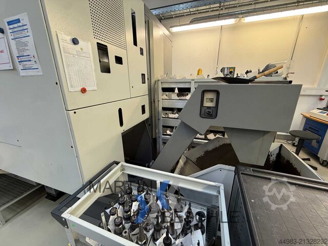 Universellt bearbetningscenter DECKEL MAHO DMU 80 P hi-dyn