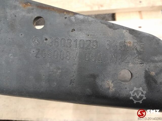 Pieza del chasis Mercedes Occ montagebeugels chassis rechts Mercedes