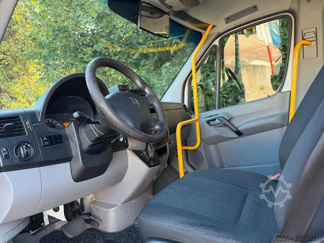 Miniautocarro MERCEDES-BENZ Sprinter 314 BlueTEC 9 Sitze Rollstuhllift Klima