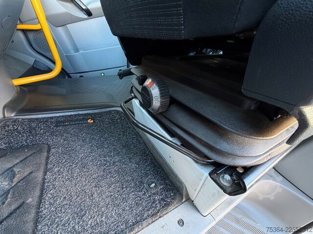 Miniautocarro MERCEDES-BENZ Sprinter 314 BlueTEC 9 Sitze Rollstuhllift Klima