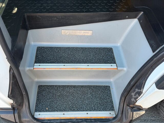 Miniautocarro MERCEDES-BENZ Sprinter 314 BlueTEC 9 Sitze Rollstuhllift Klima