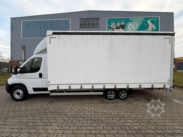 Gardinsidad skåpbil FIAT Ducato Plane Tandemachse 3 Achsen