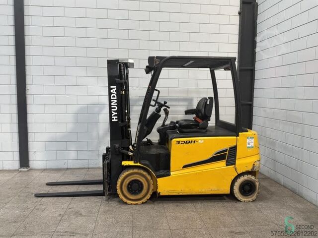 Targonca Hyundai 30BH-9