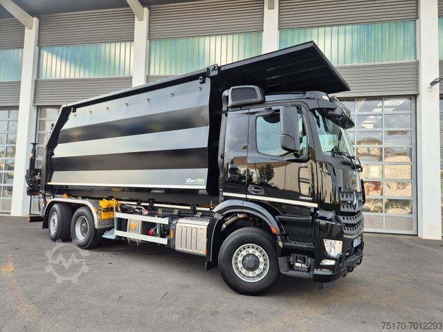 Hákový nosič kontejnerů MERCEDES-BENZ Arocs 2751 6x2 HAD/ Abroller EBERT Forstbox Q150