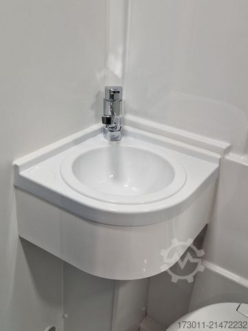 Kamper CLEVER Drive 540 Roadrider 140PS Markise Navi RFK