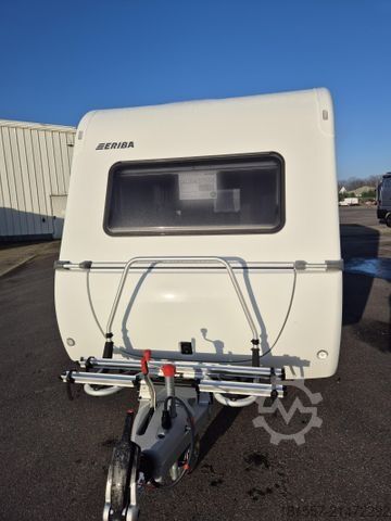 Wohnwagen HYMER/ERIBA Eriba Novaline 442 1.800 kg / GFK Dach / 95 AH A